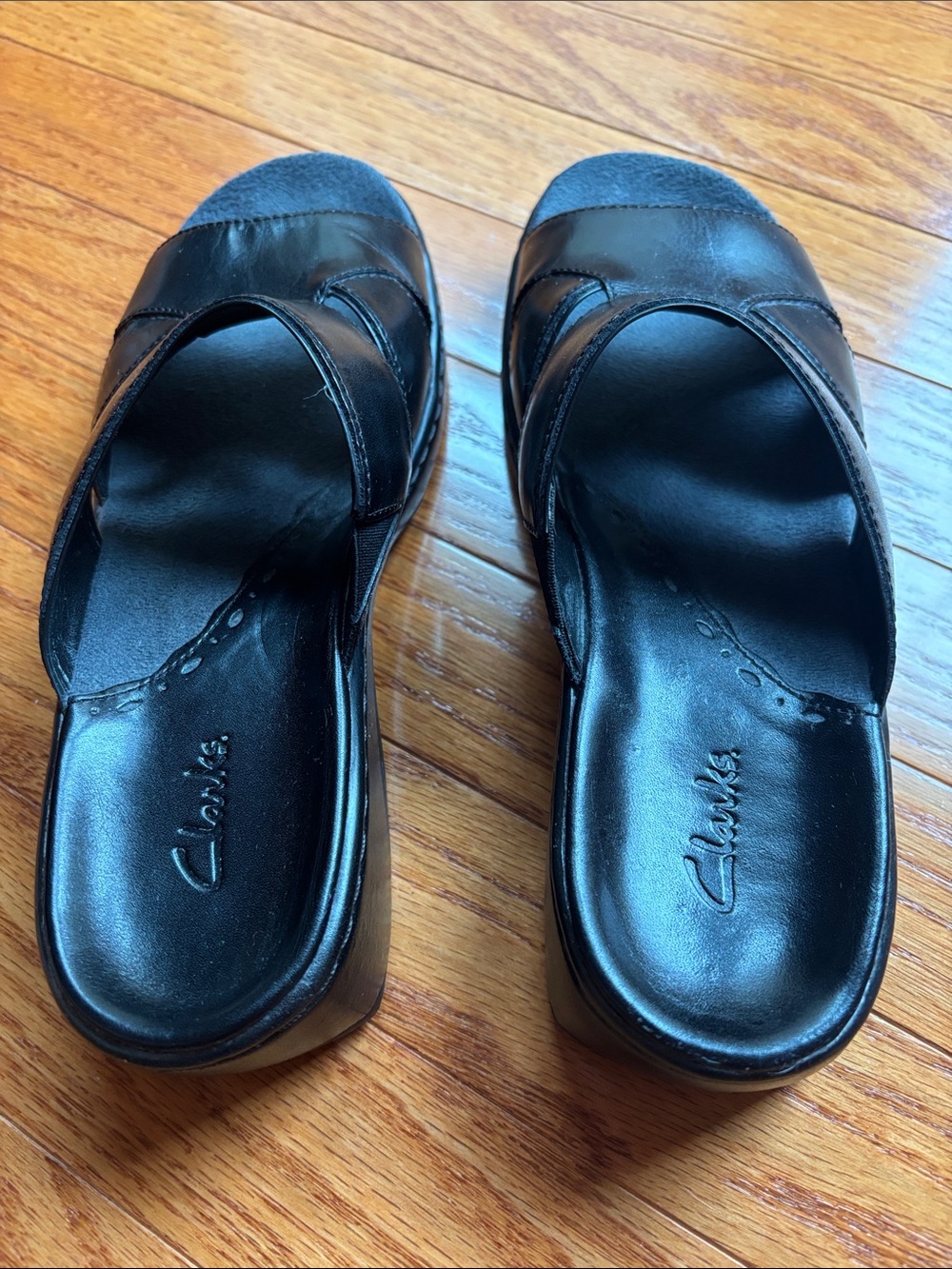 Clarks Black Leather Open-Toe Slide Sandals - Picture 4 of 7